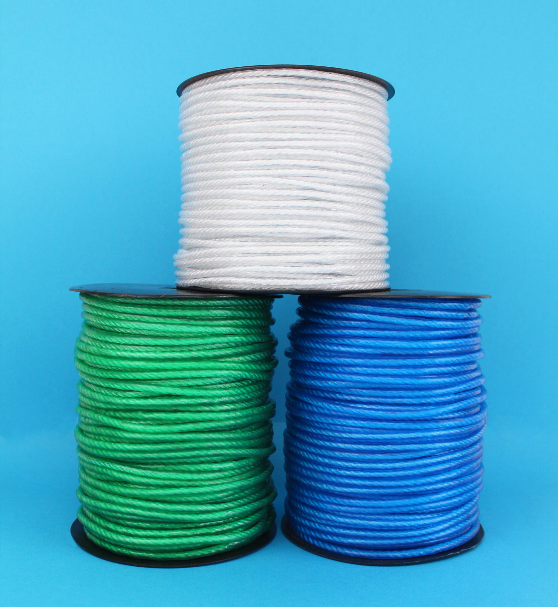 Kit DIY Con 200 Hilos De Plástico De Colores + 10 Llaveros – Ideal Para Pulseras Y Manualidades